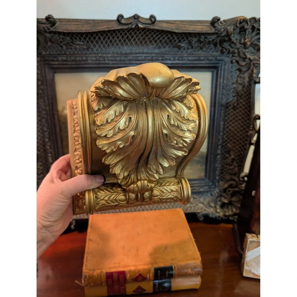 Vintage Style Gold Ornate Acanthus Leaf Wall Corbel Sconce Shelf Baroque Decor